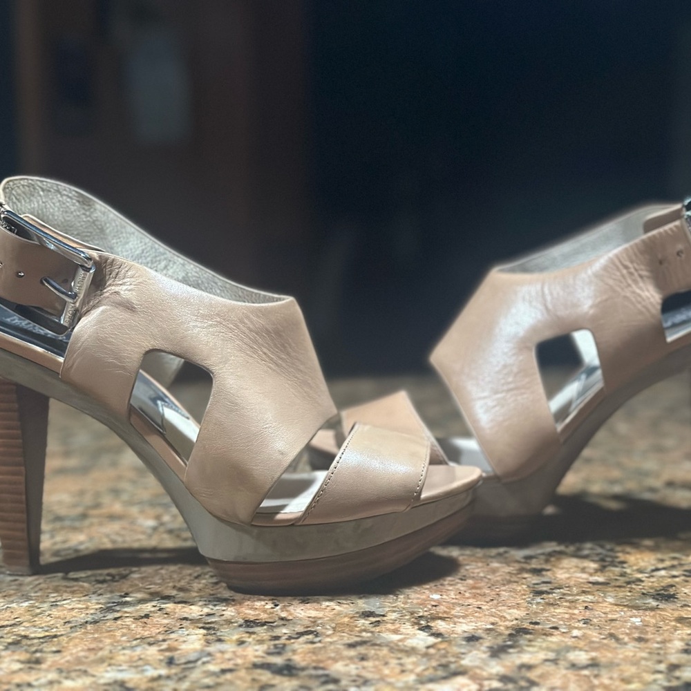 Michael Kors Nude Open Toe Heels size 8 like new 4 inch high heels on a platform